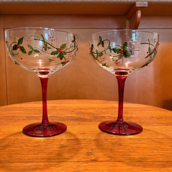 Holiday Festive Coupe Champagne Glasses with Holly - Picture 2 of 6